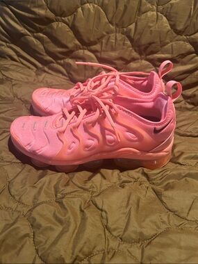 Nike Pink Girls' Air VaporMax Plus Sneakers